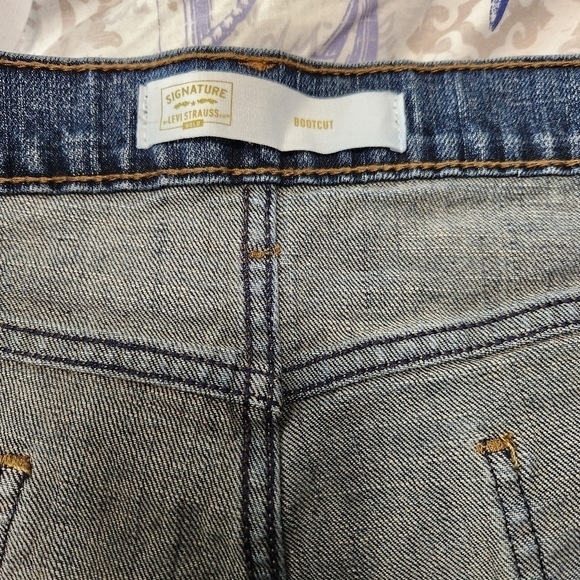 Levi Strauss Jeans - Picture 8 of 8